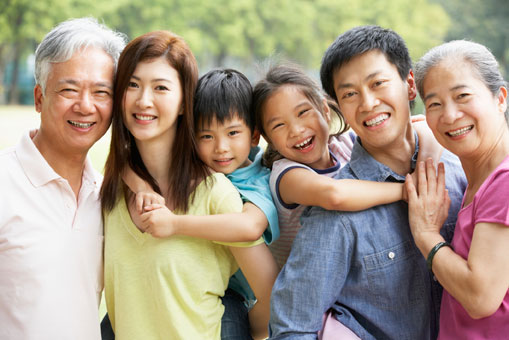 happy-asian-family